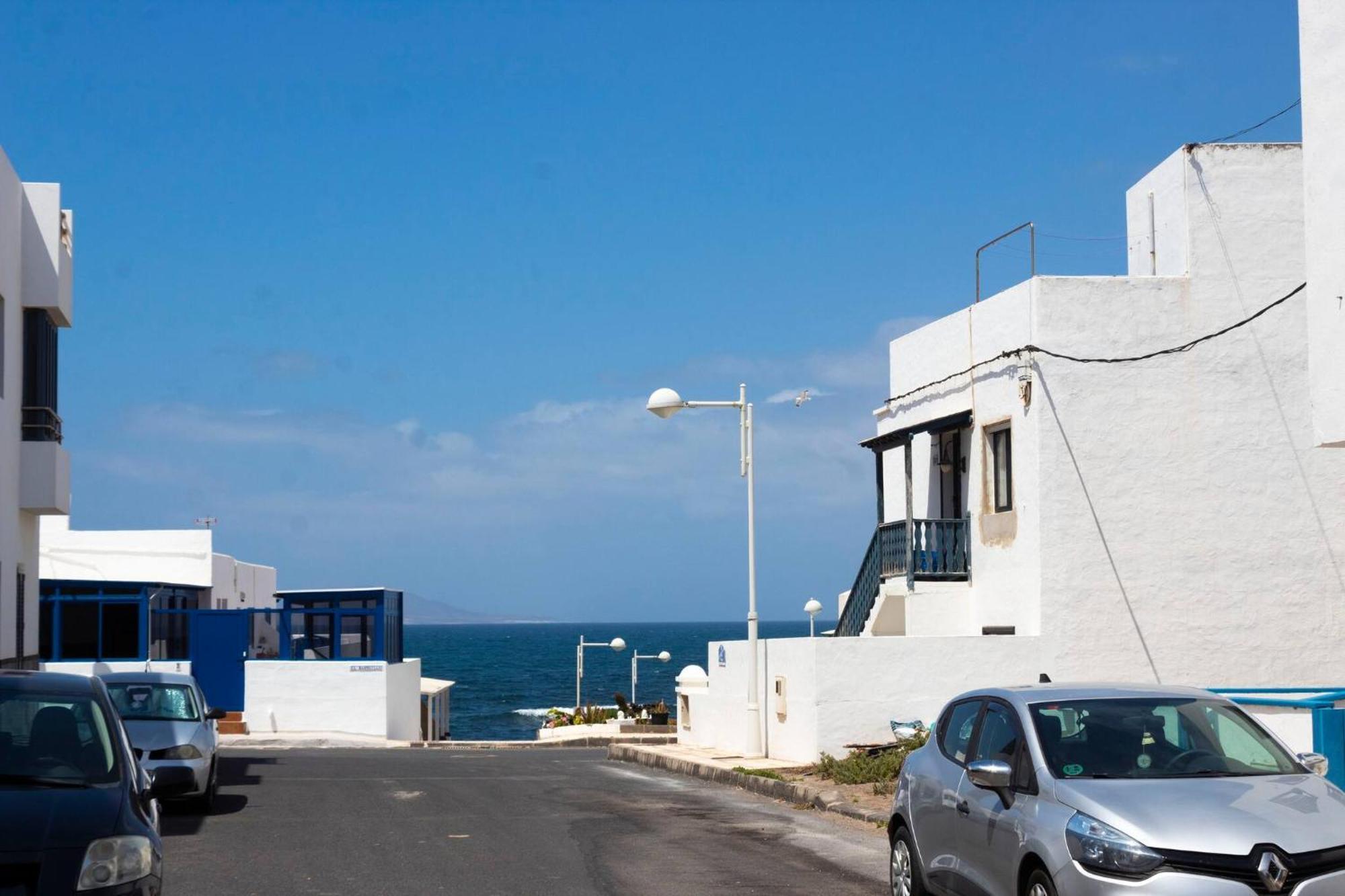 Casa Bianca Caleta De Famara Hotel Exterior photo