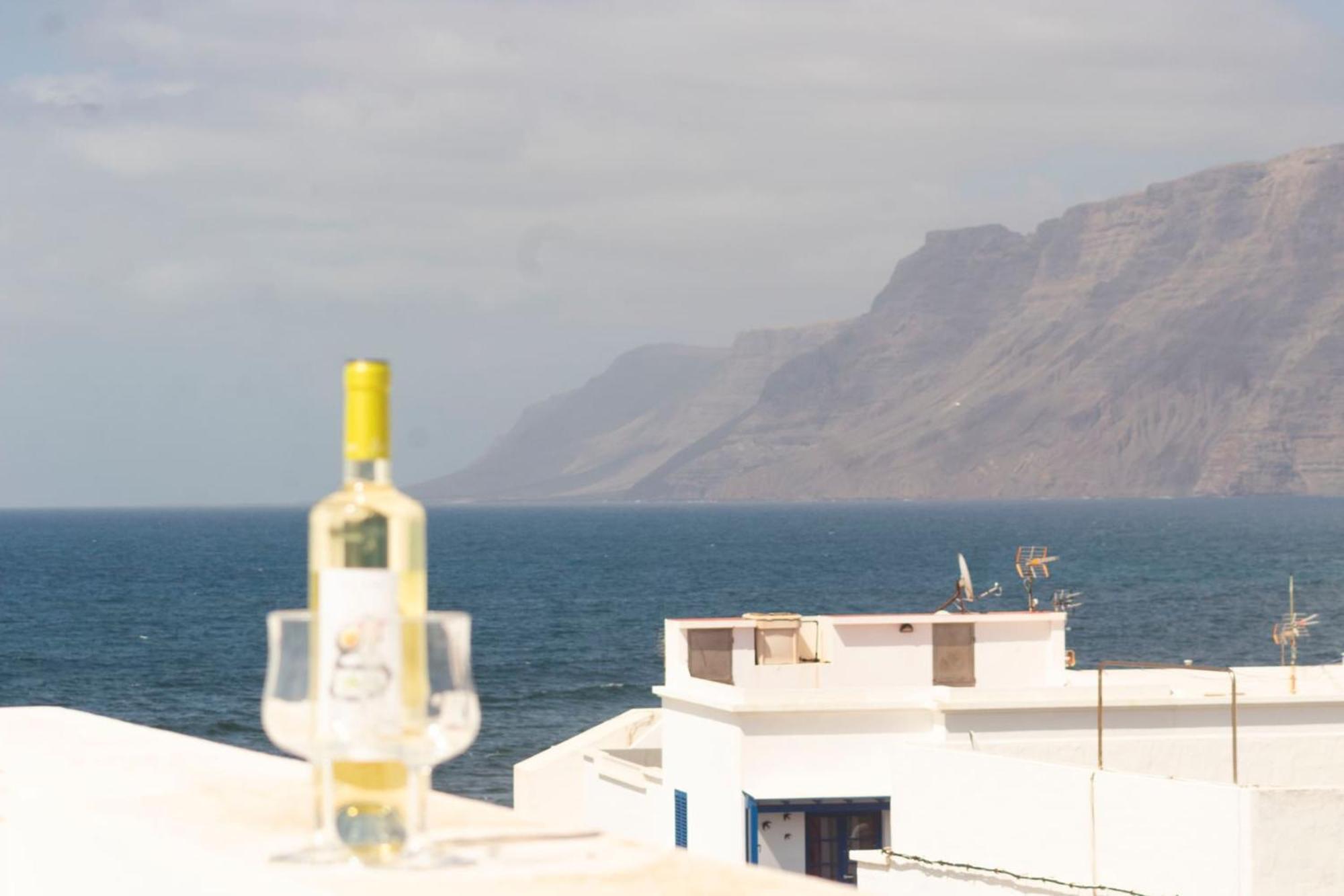 Casa Bianca Caleta De Famara Hotel Exterior photo